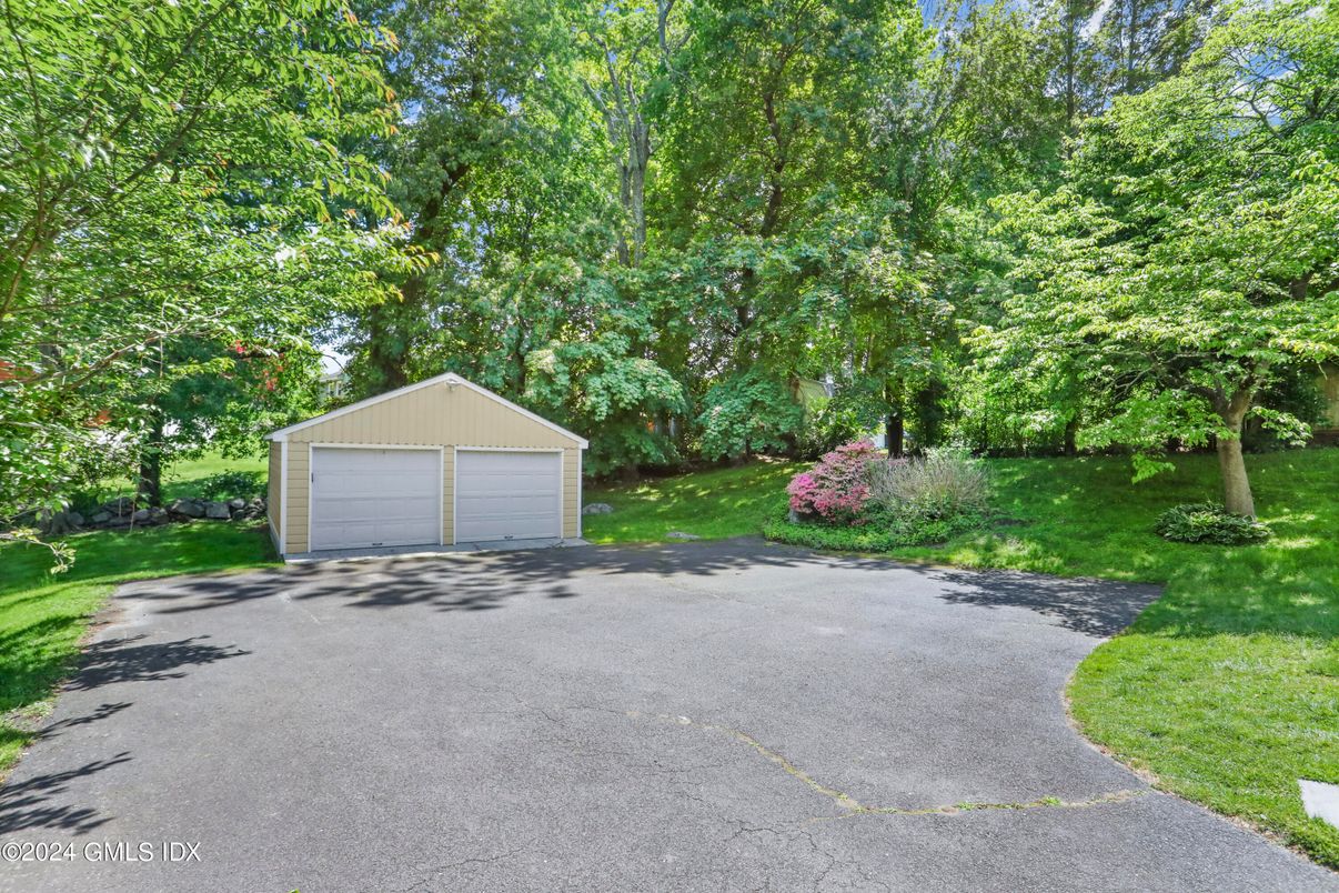Detached Garage, Exterior