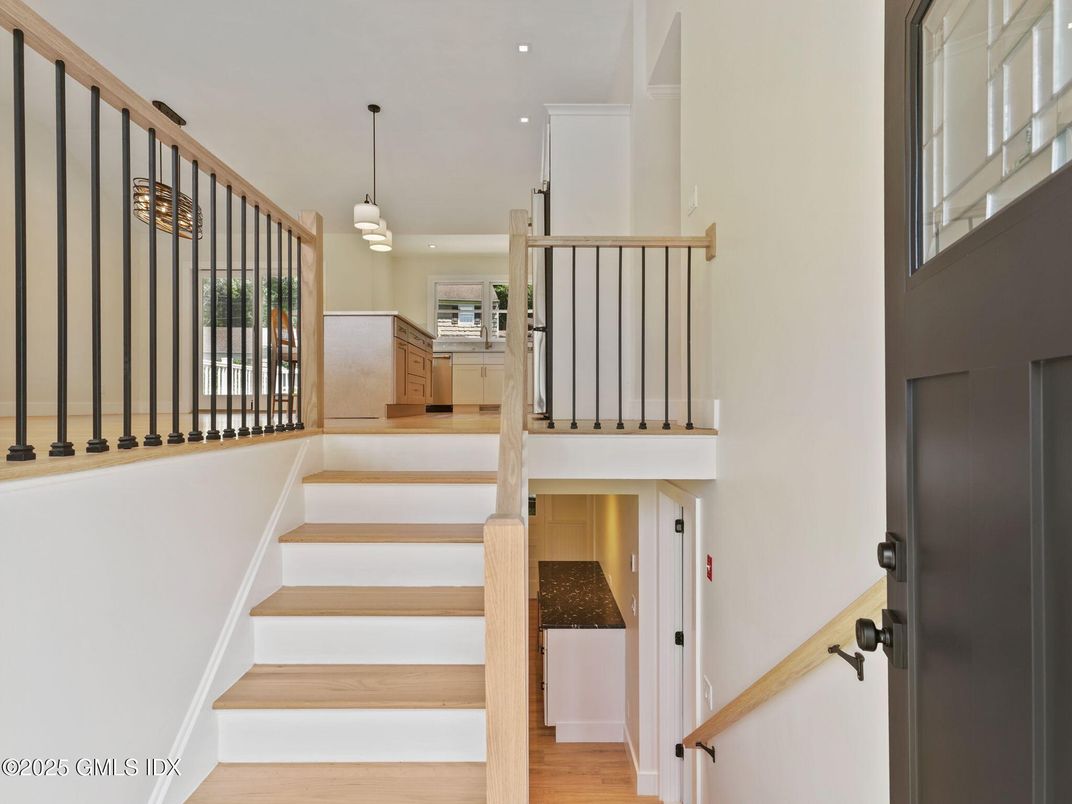 Interior, Pendant Lights, Recessed Lighting, Wood Texture Flooring