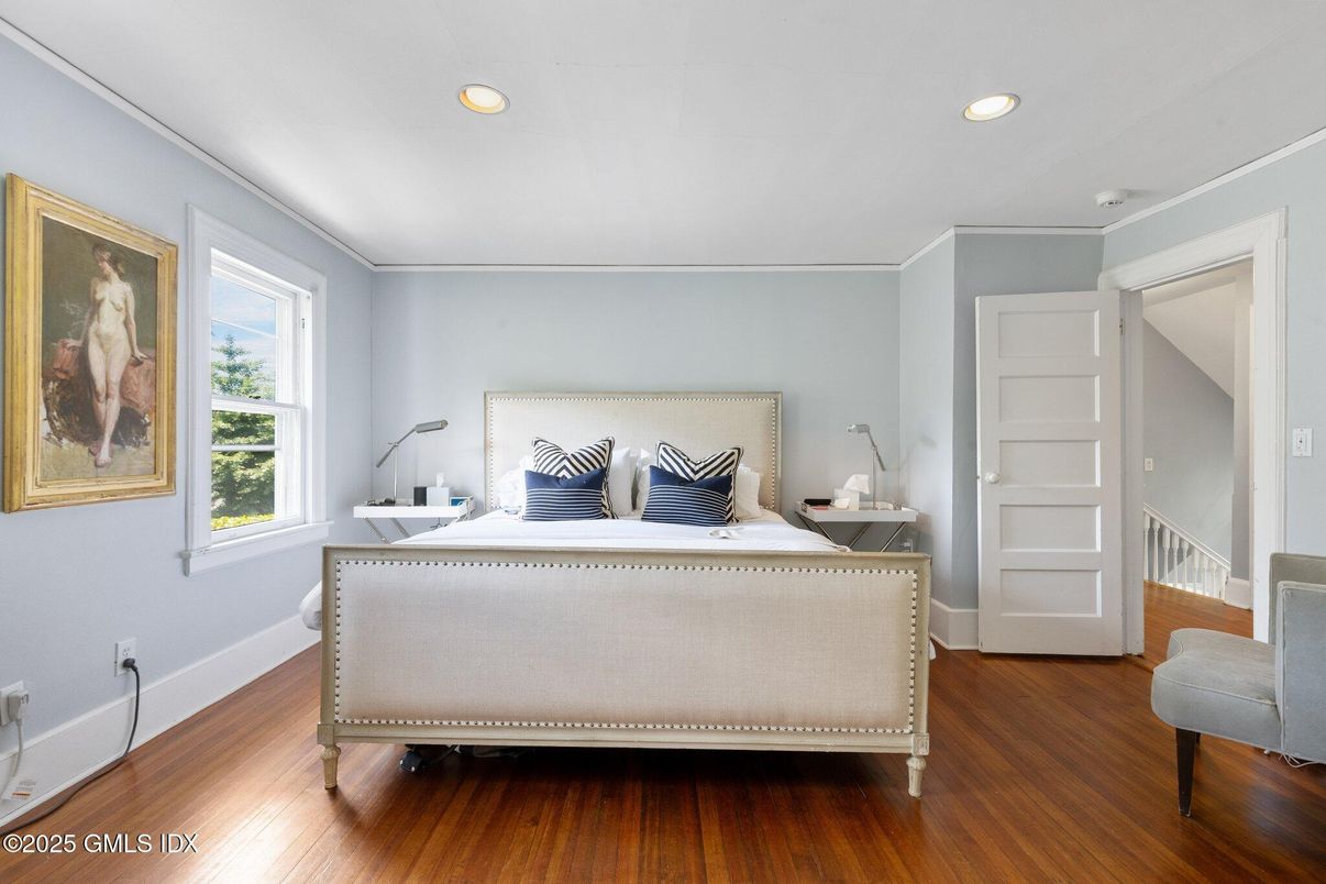 Bedroom, Interior, Recessed Lighting, Wood Texture Flooring