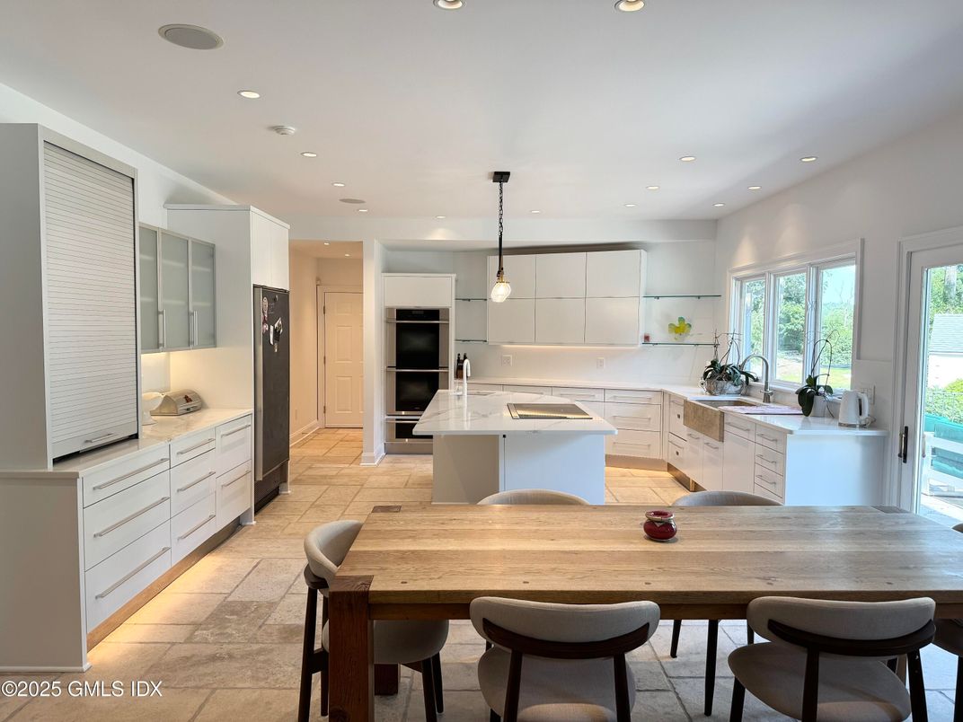 Dining room, Interior, Kitchen, Pendant Lights, Recessed Lighting, Stainless Steel Appliances