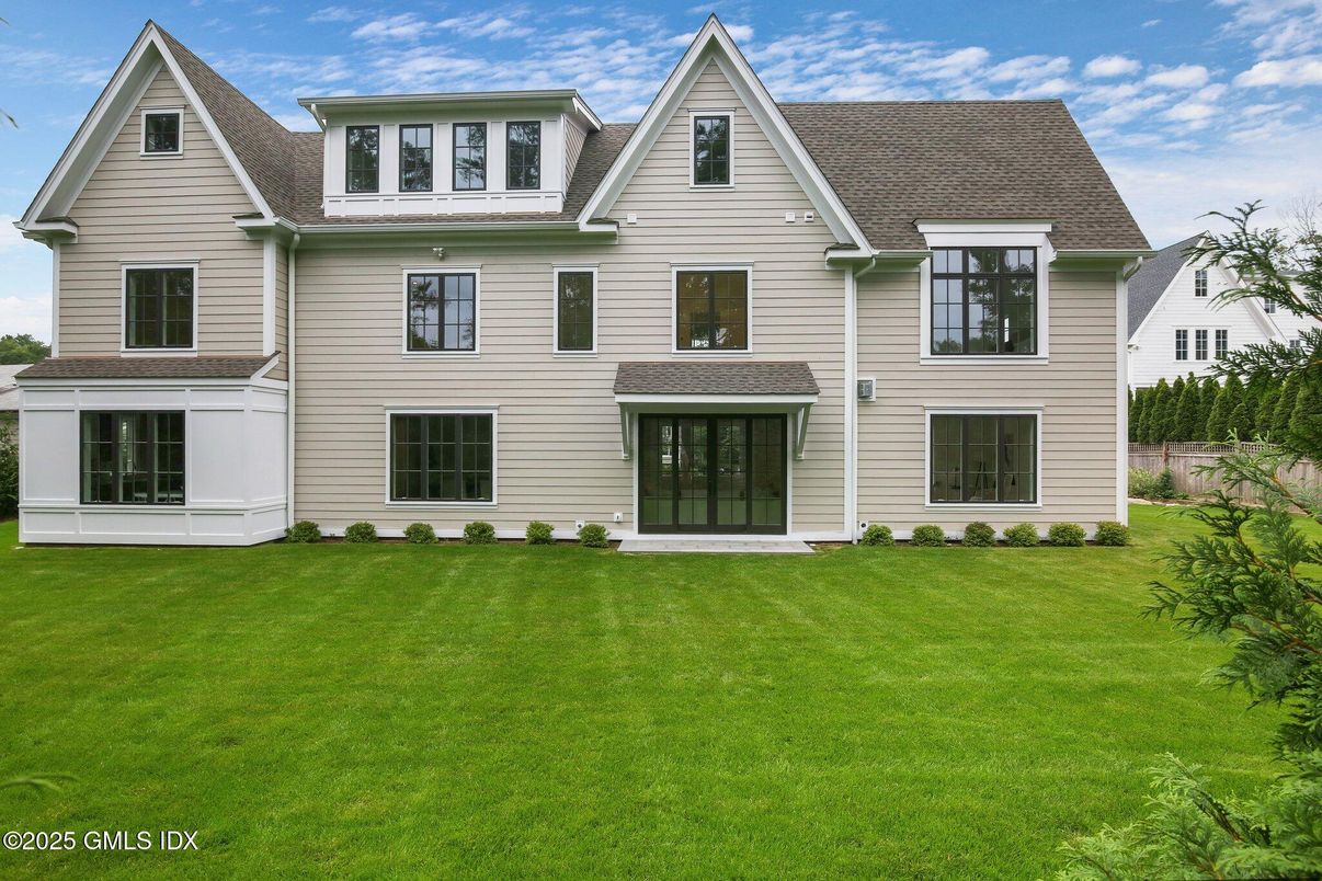 Exterior, Facade, Farmhouse
