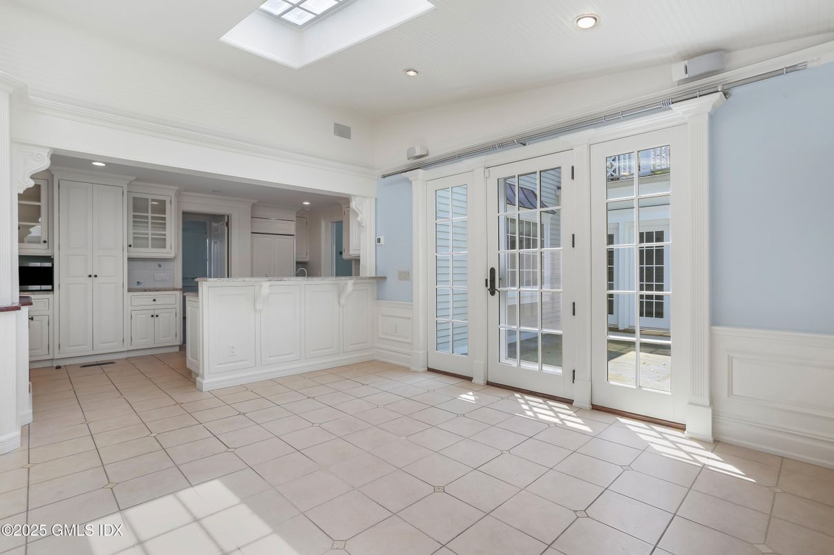 Empty room, Interior, Kitchen, Recessed Lighting