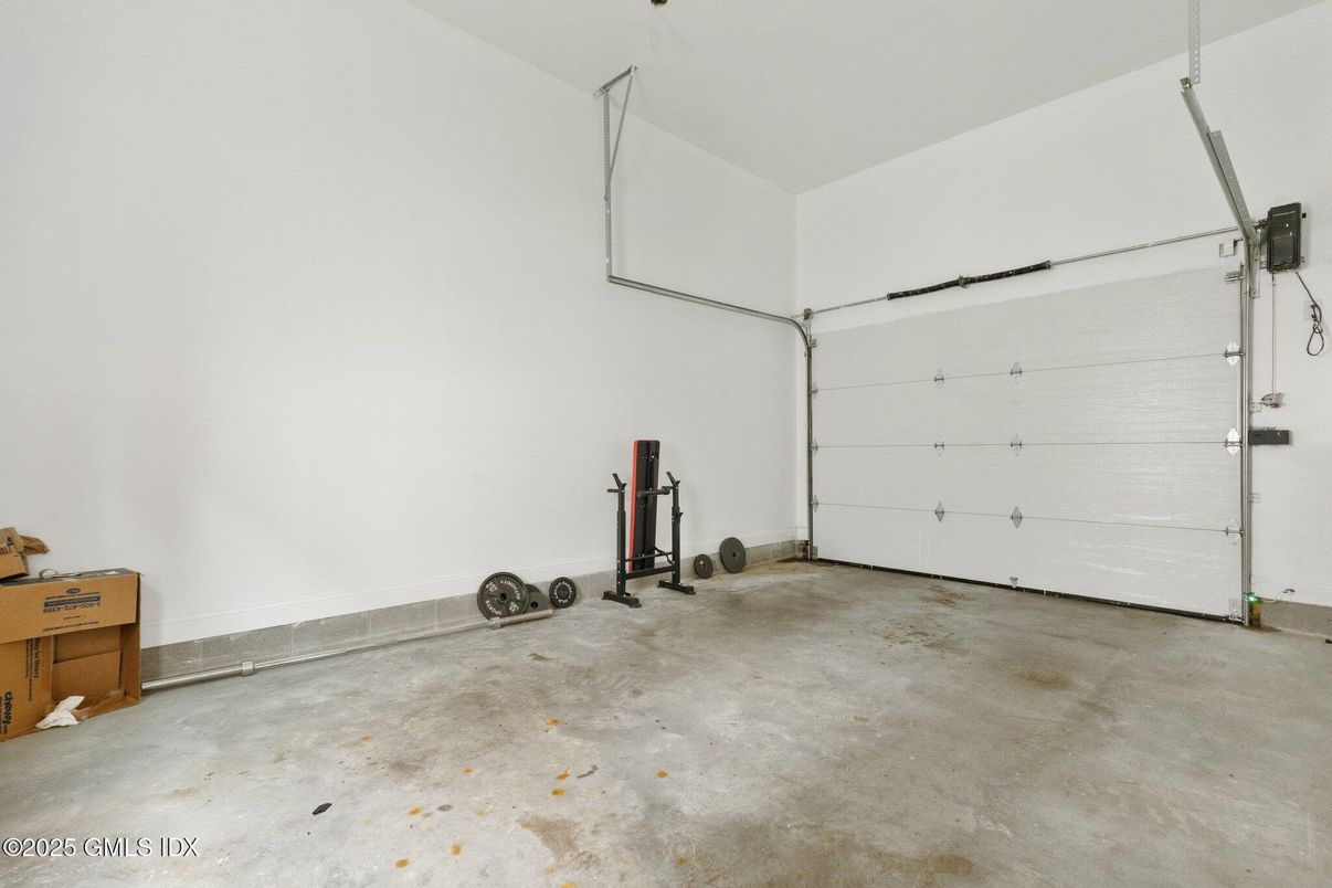 Fitness Equipment, Garage, Interior