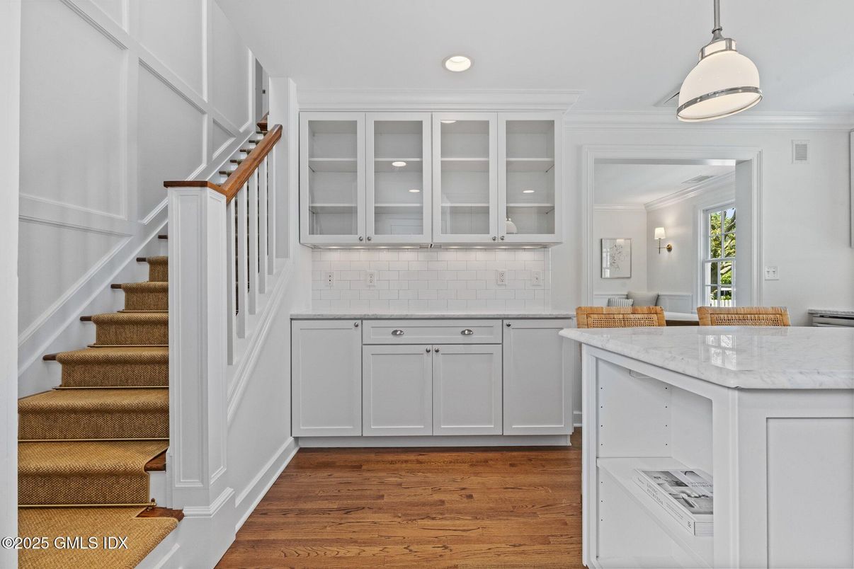 Interior, Pendant Lights, Recessed Lighting, Wood Texture Flooring