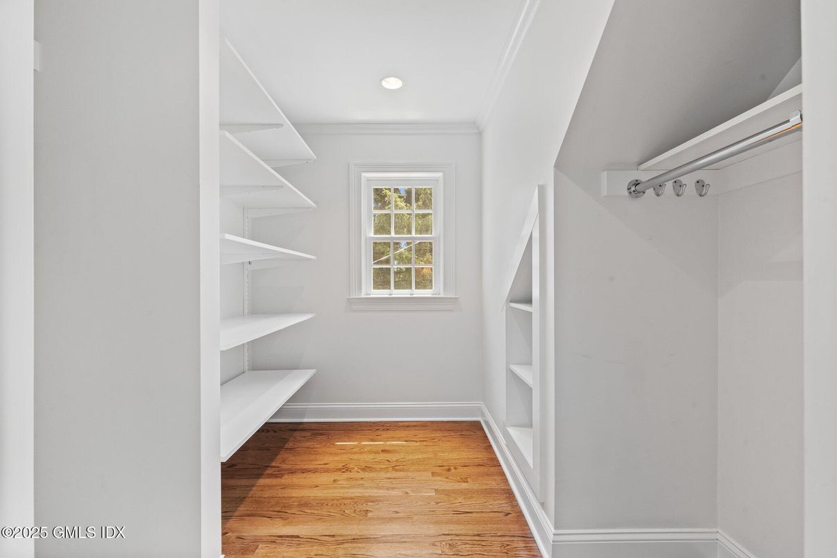 Interior, Recessed Lighting, Walk-in Closets, Wood Texture Flooring