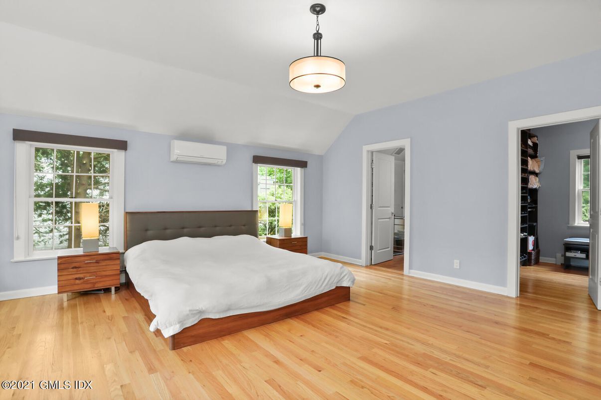 Bedroom, Interior, Pendant Lights, Wood Texture Flooring