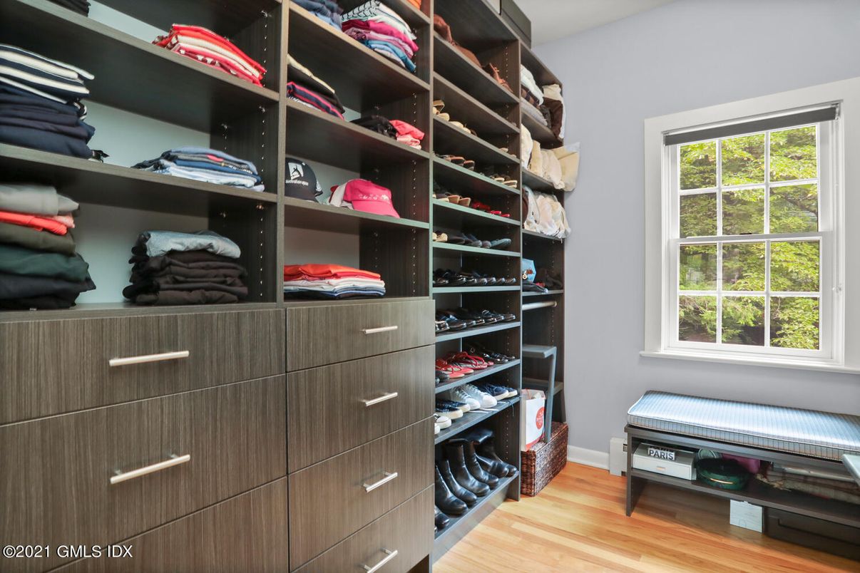 Interior, Walk-in Closets, Wood Texture Flooring