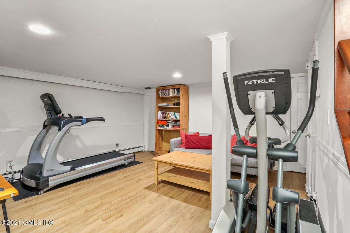 Fitness Equipment, Interior, Recessed Lighting, Wood Texture Flooring
