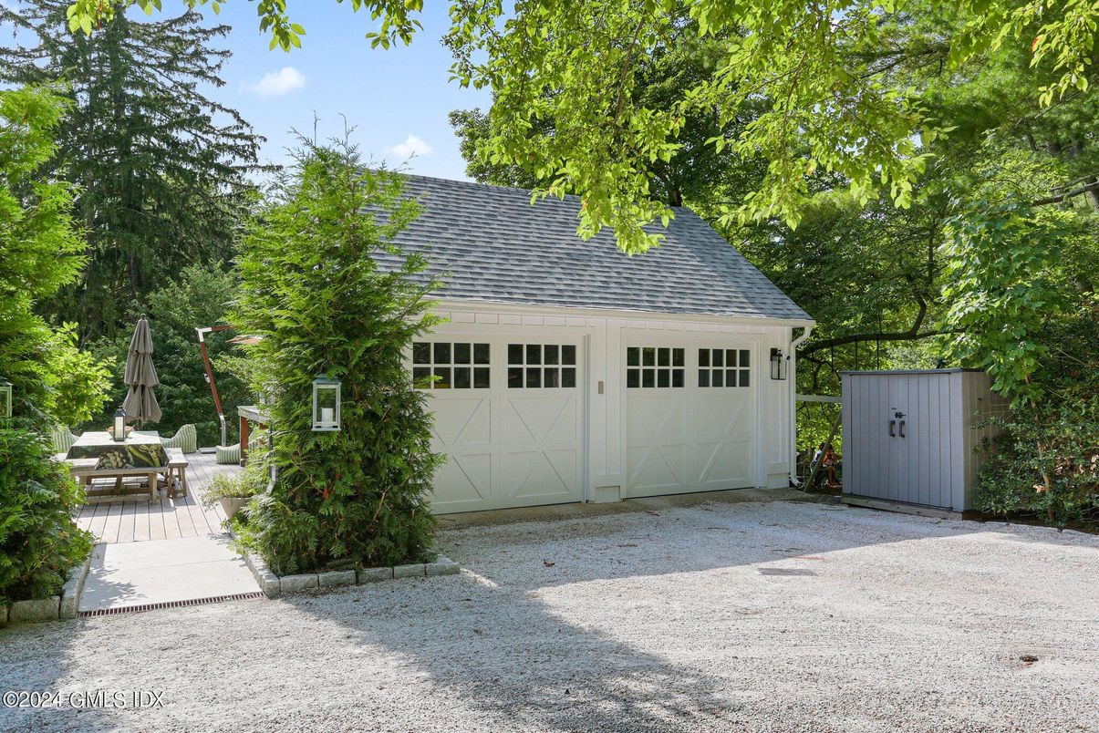 Detached Garage, Exterior