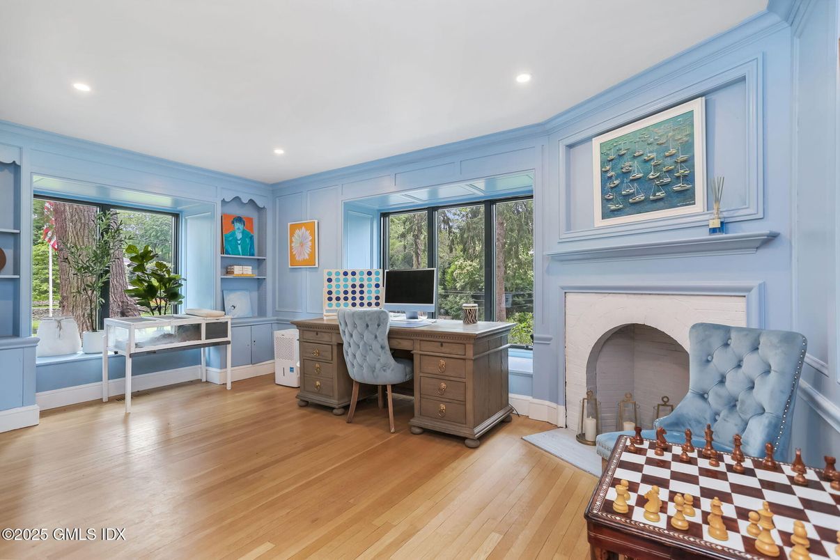 Home Office, Interior, Recessed Lighting, Wood Texture Flooring