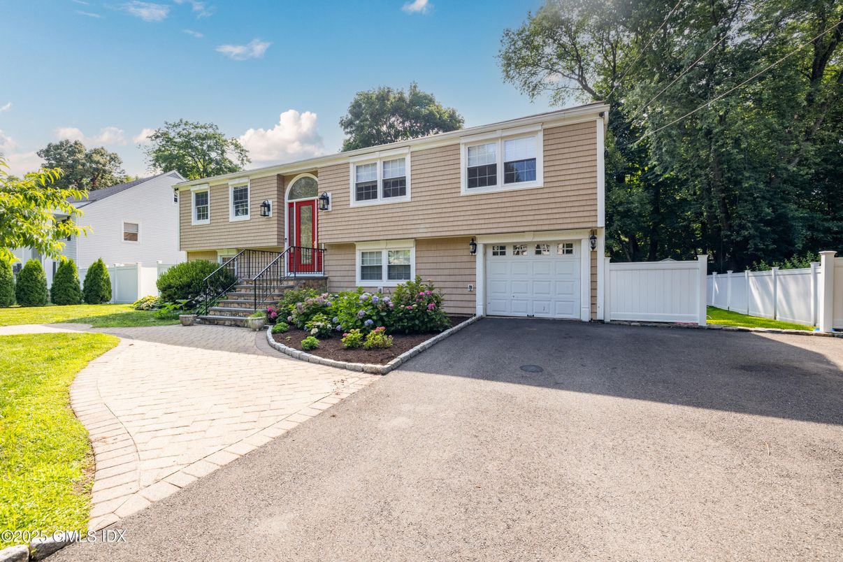 Attached, Exterior, Facade, Raised Ranch