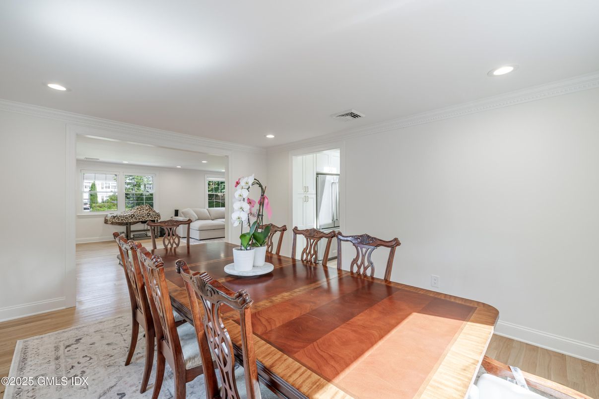 Dining room, Interior, Living room, Recessed Lighting, Wood Texture Flooring