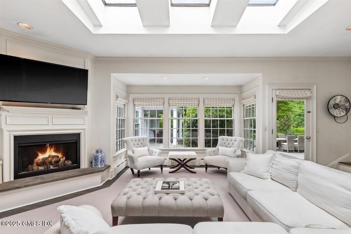 Fireplace, Interior, Living room, Recessed Lighting