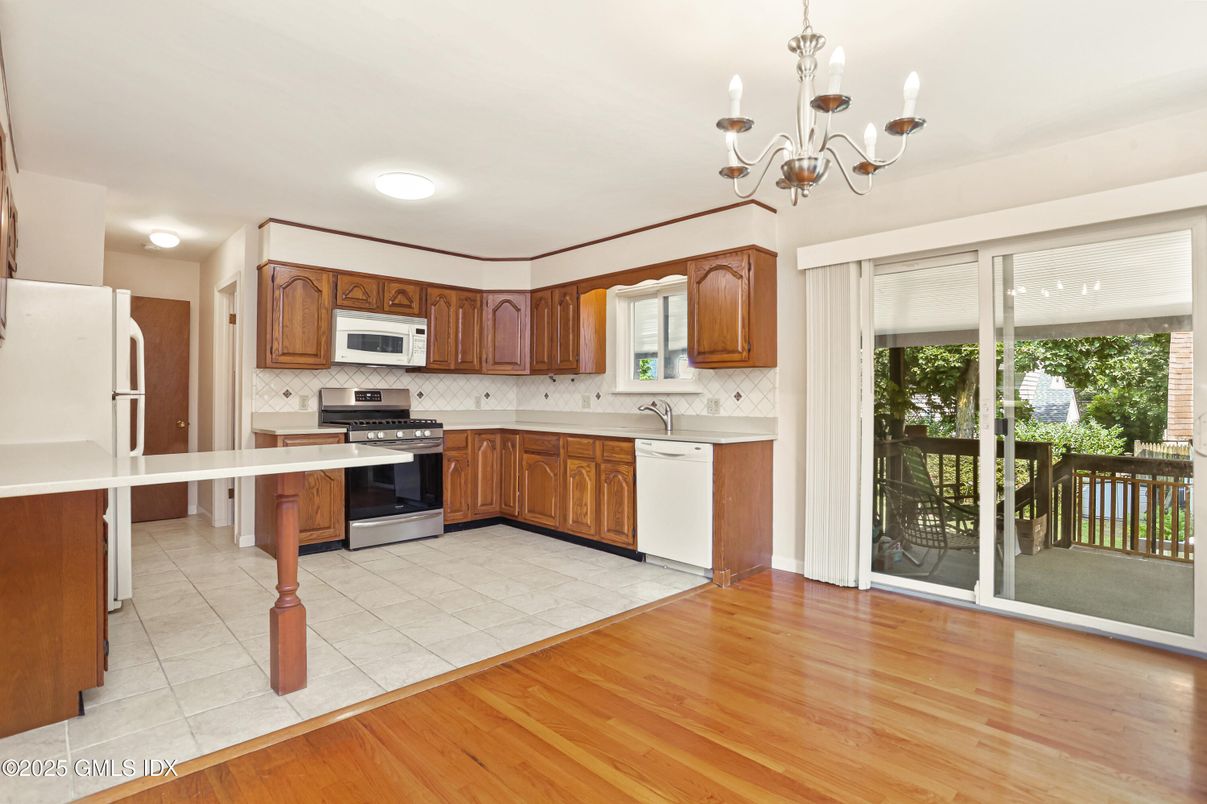 Chandelier, Interior, Kitchen, Stainless Steel Appliances, Wood Texture Flooring
