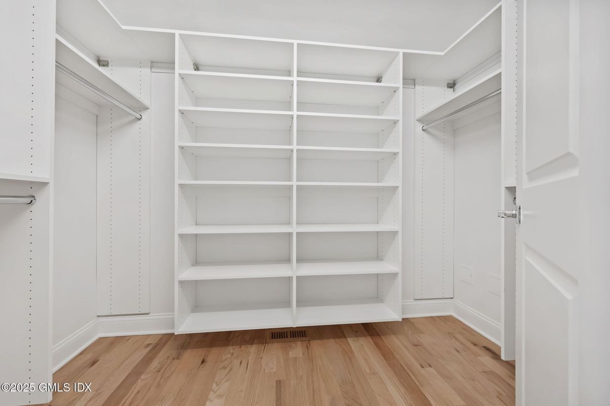 Interior, Walk-in Closets, Wood Texture Flooring