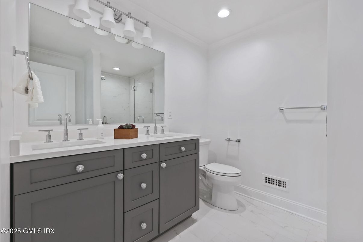 Bathroom, Dual Sink Vanities, Interior, Marble, Recessed Lighting