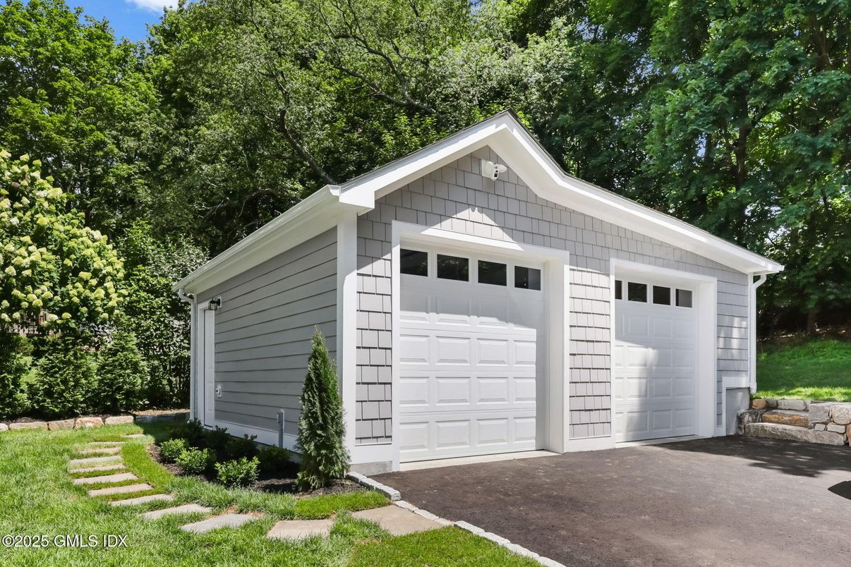 Detached Garage, Exterior