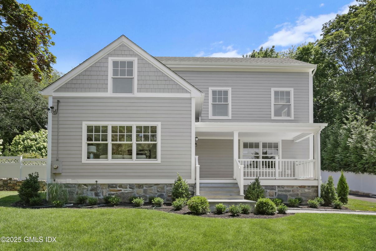 Exterior, Facade, Farmhouse