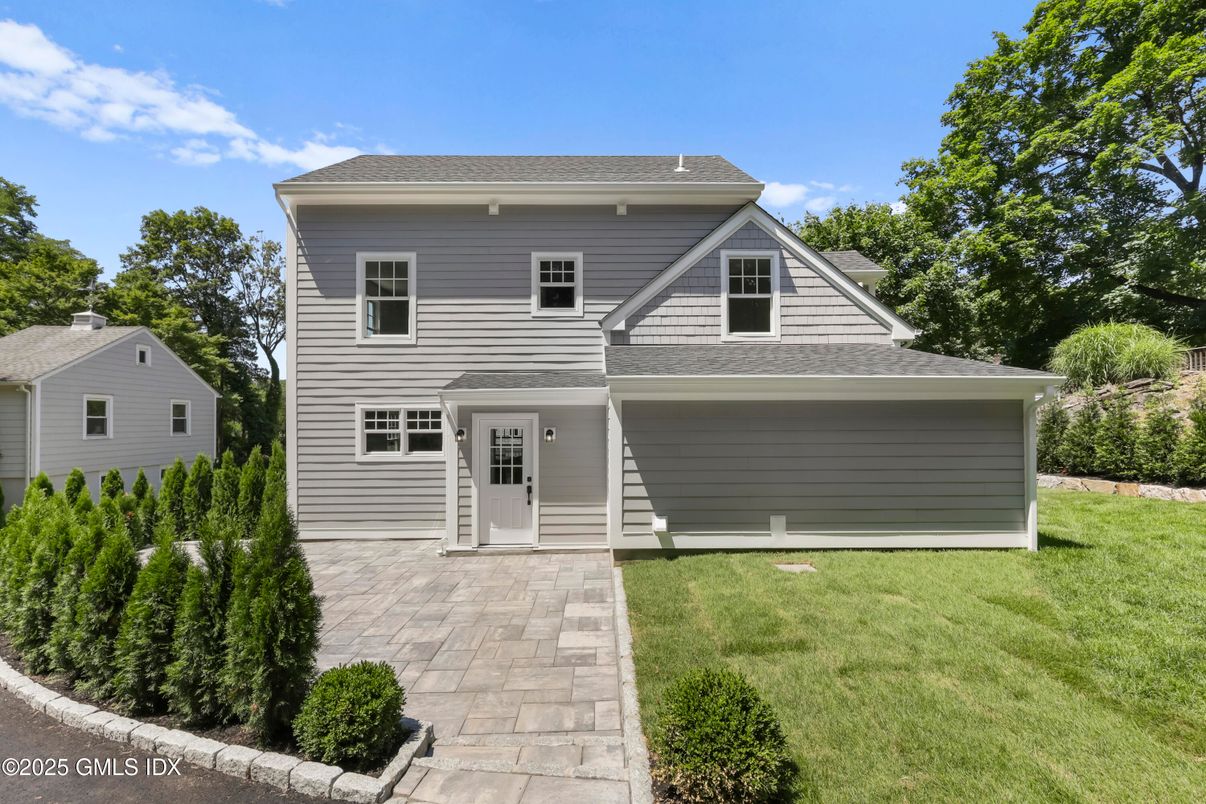 Exterior, Facade, American Foursquare