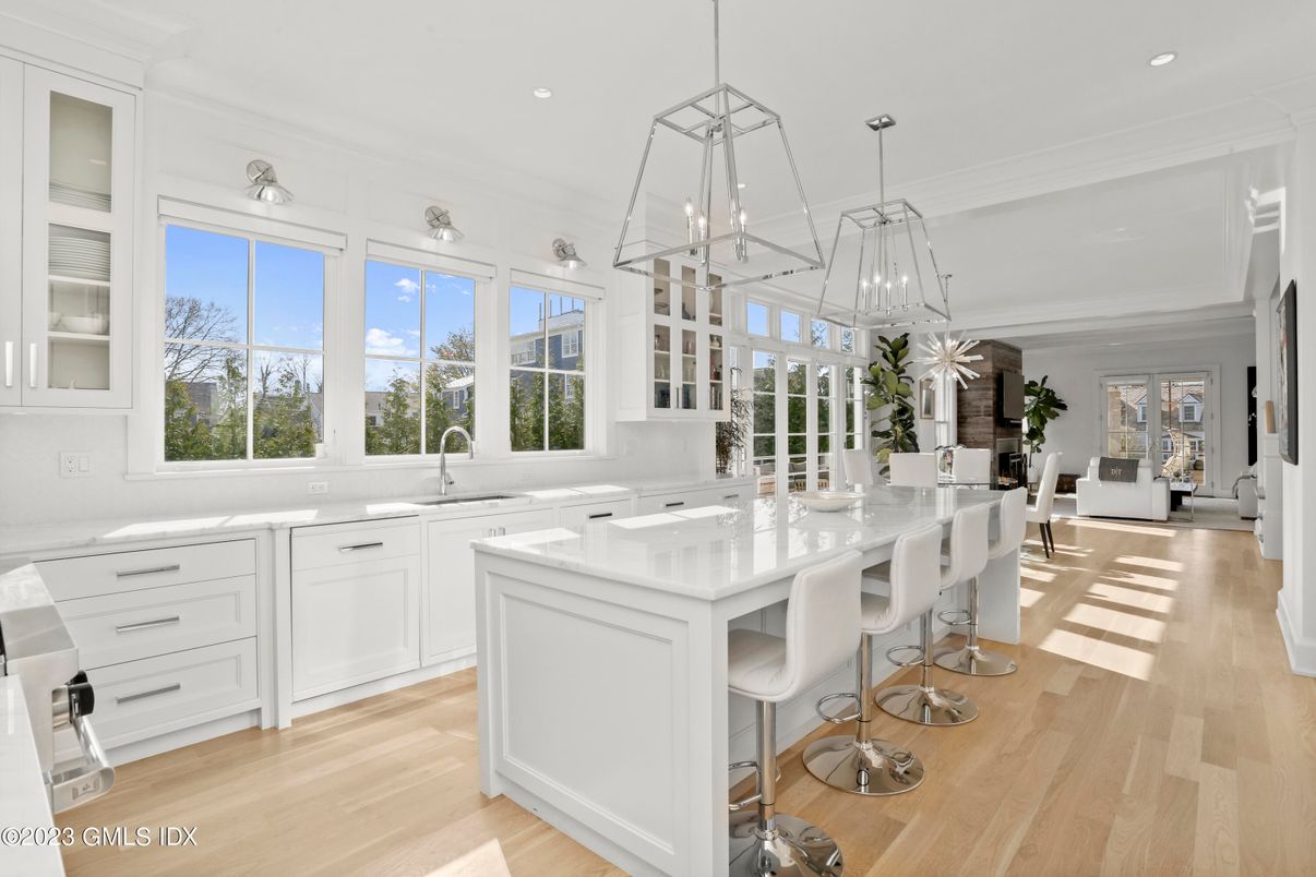Dining room, Interior, Kitchen, Pendant Lights, Recessed Lighting, Wood Texture Flooring