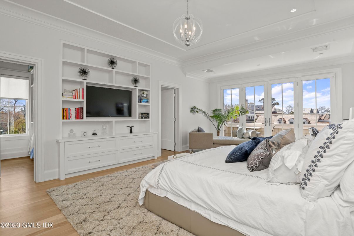 Bedroom, Interior, Pendant Lights, Recessed Lighting, Wood Texture Flooring