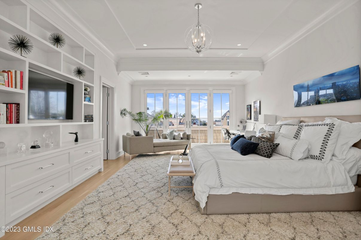 Bedroom, Interior, Pendant Lights, Recessed Lighting, Wood Texture Flooring