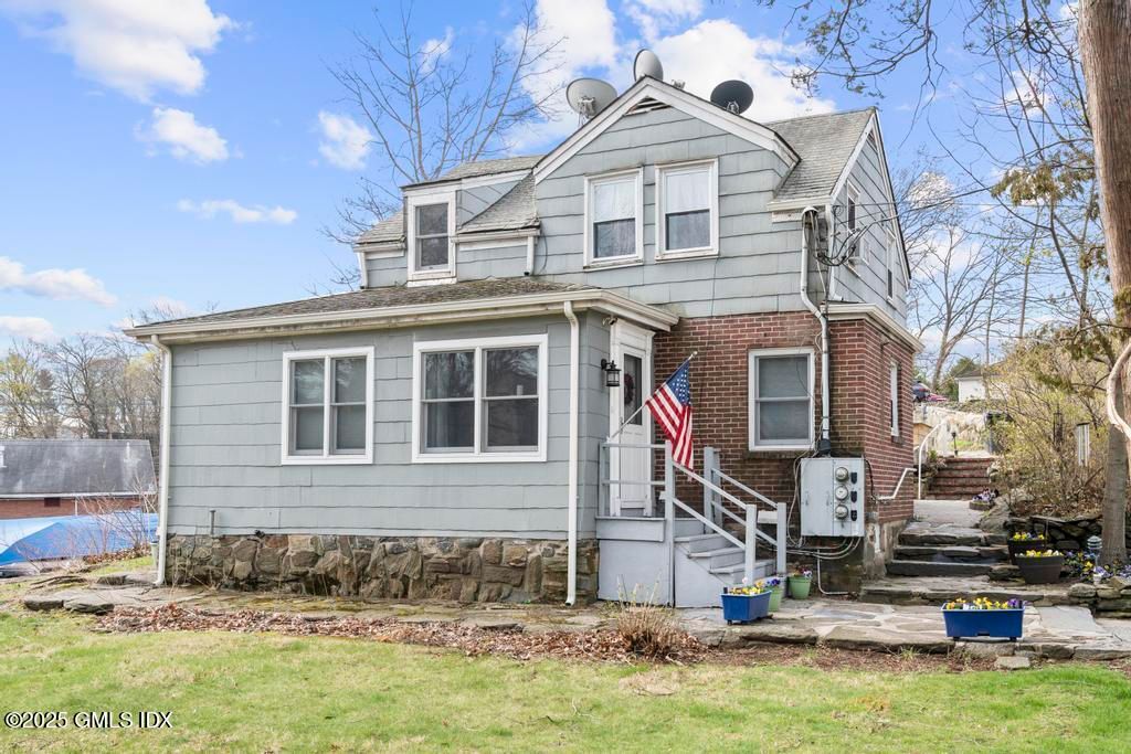 Exterior, Facade, Brick Facade, American Foursquare