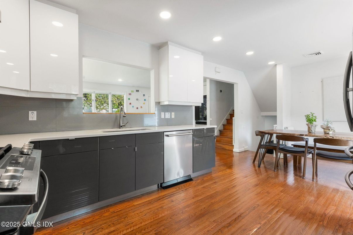Dining room, Interior, Kitchen, Recessed Lighting, Wood Texture Flooring