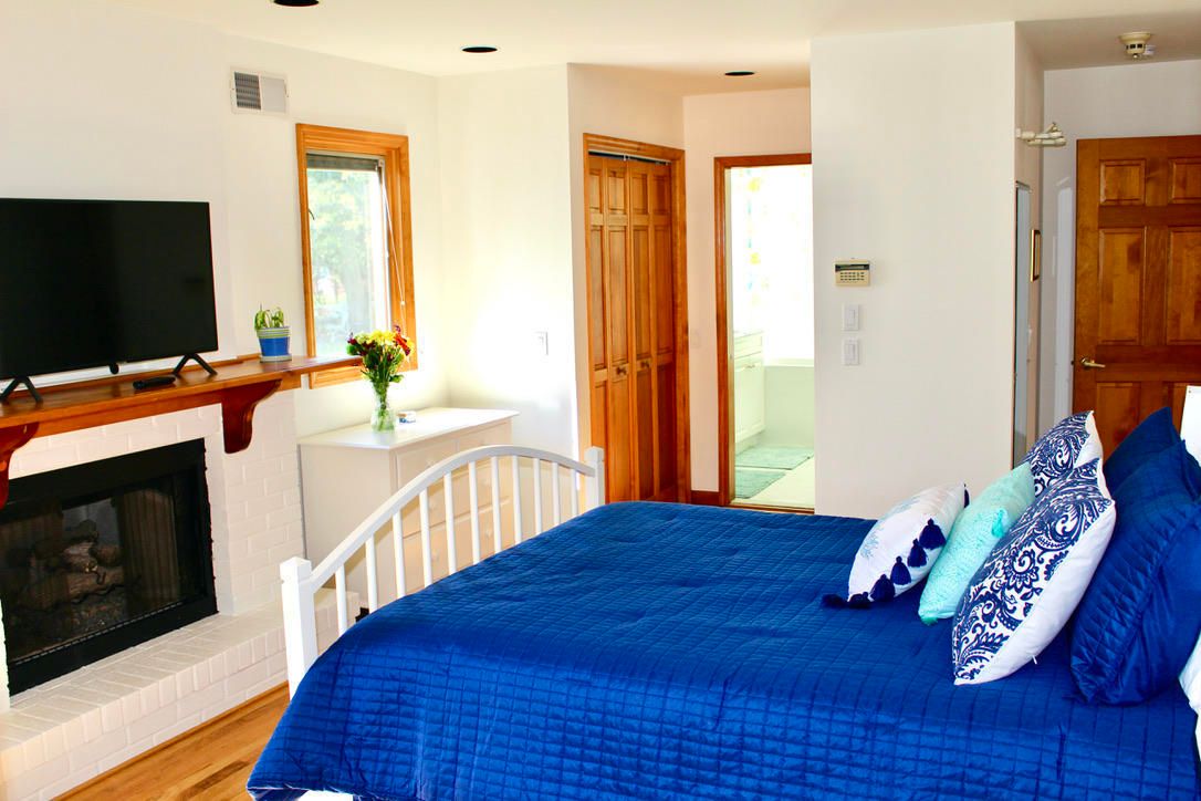 Bedroom, Fireplace, Interior, Wood Texture Flooring