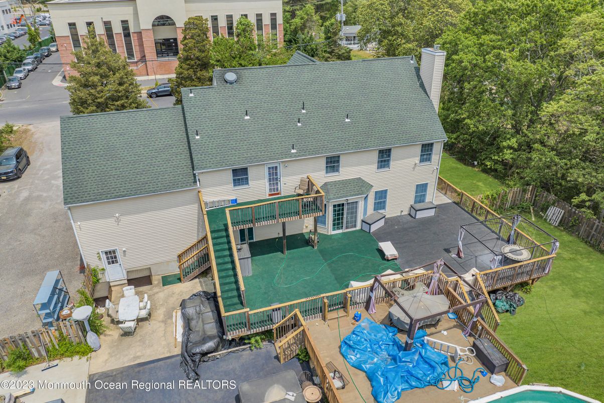 Exterior, Drone