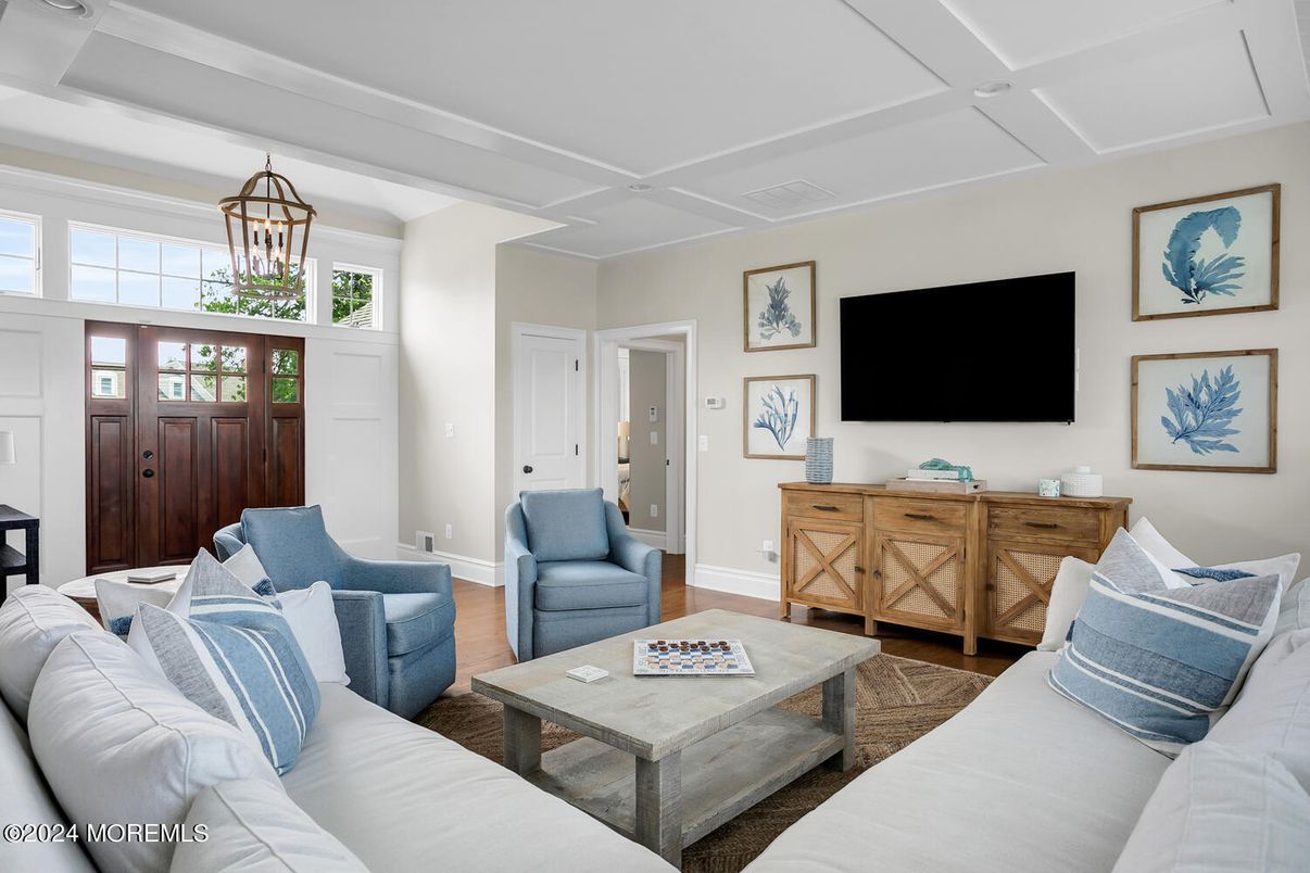 Interior, Living room, Pendant Lights, Wood Texture Flooring