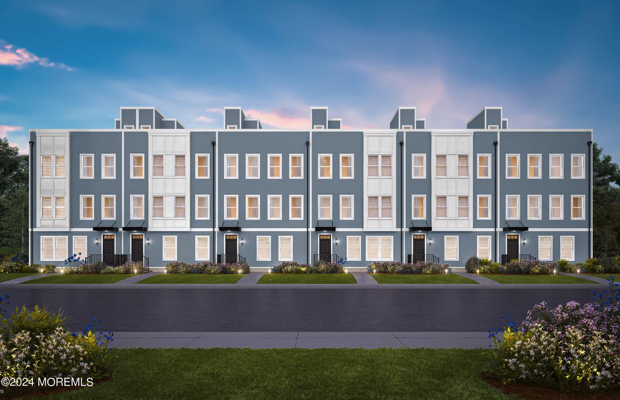 Exterior, Facade, Condo Building