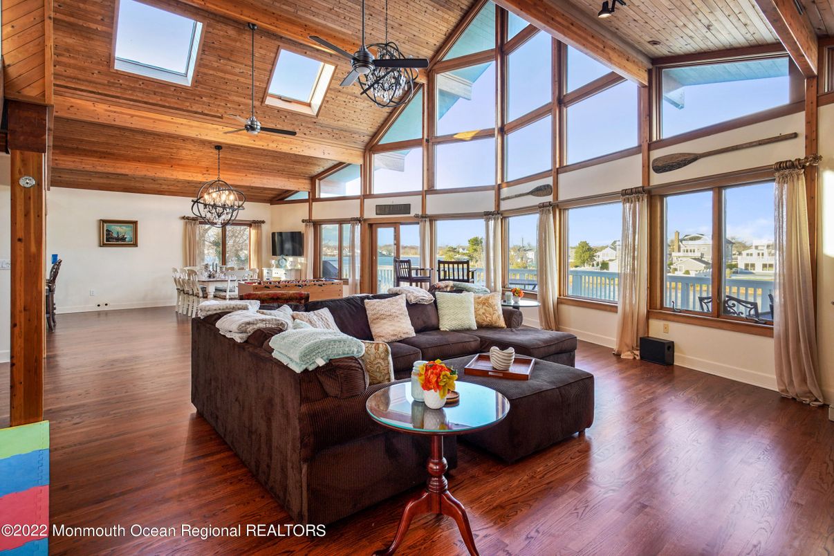 Chandelier, Dining room, Interior, Living room, Pendant Lights, Wooden Beams, Wooden Ceilings, Wood Texture Flooring