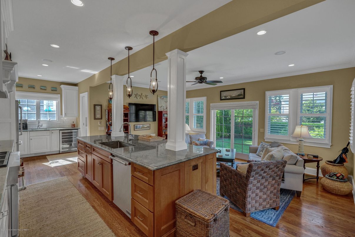 Interior, Kitchen, Living room, Pendant Lights, Recessed Lighting, Wood Texture Flooring