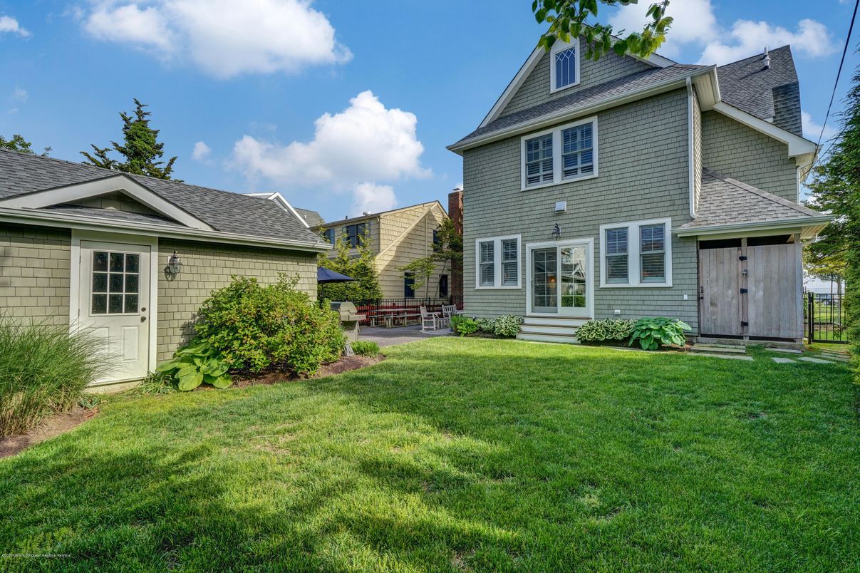 Backyard, Exterior, Facade, Georgian