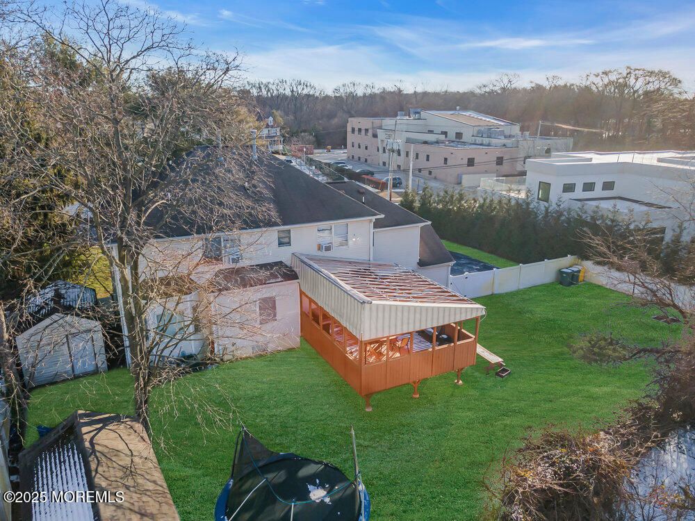 Exterior, Drone