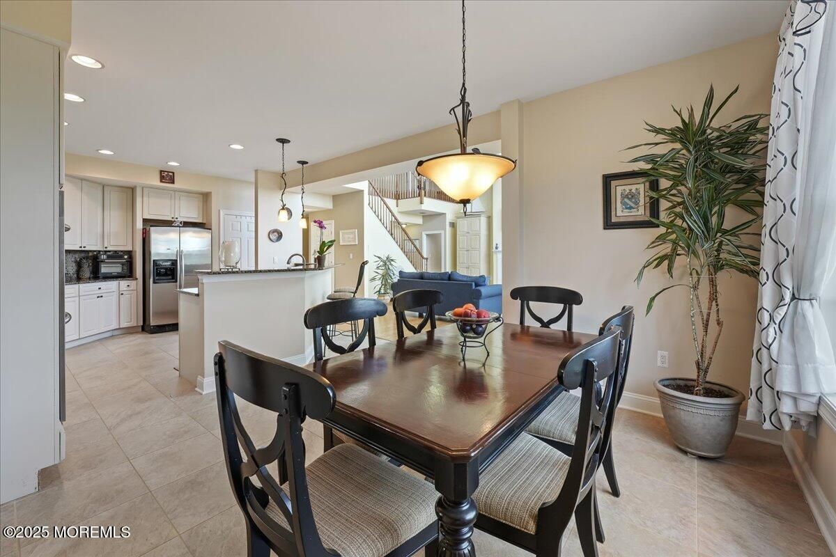 Dining room, Interior, Kitchen, Pendant Lights, Recessed Lighting, Stainless Steel Appliances