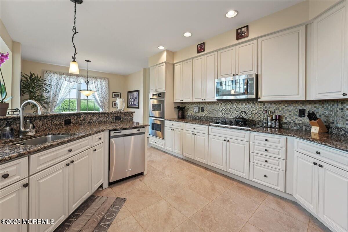 Interior, Kitchen, Pendant Lights, Recessed Lighting