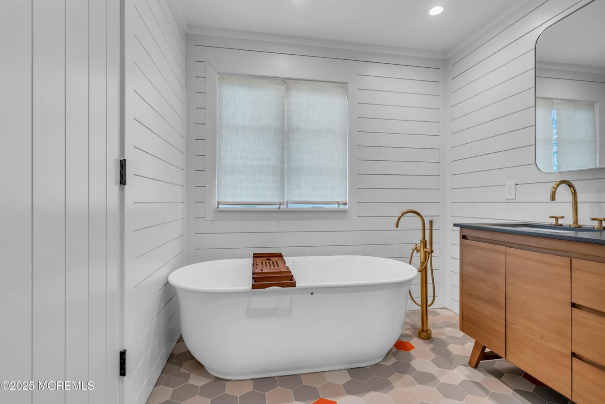 Bathroom, Free Standing Baths, Interior, Recessed Lighting