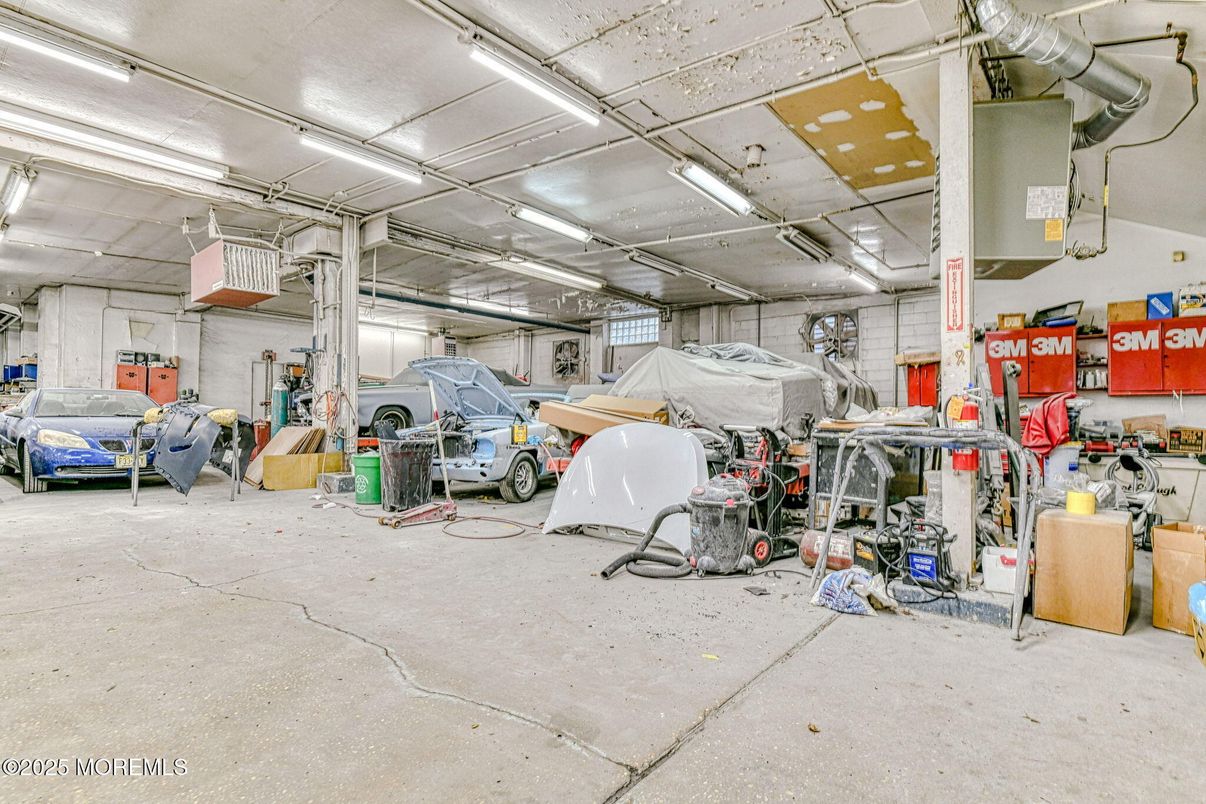 Garage, Interior