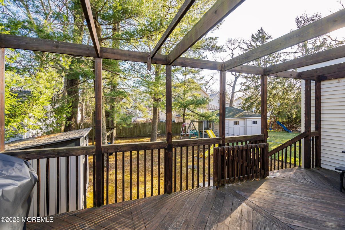 Exterior, Sun Room, Wood Texture Flooring