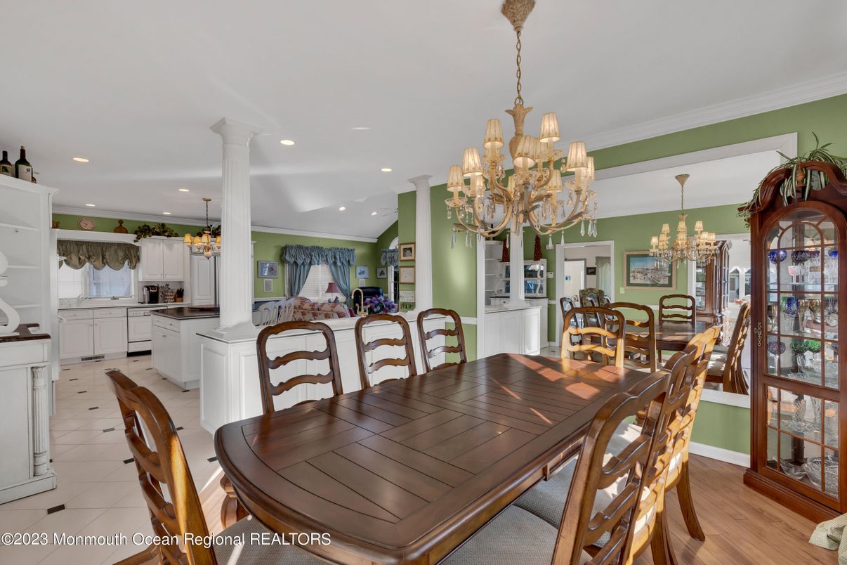 Chandelier, Dining room, Interior, Kitchen, Recessed Lighting, Wood Texture Flooring