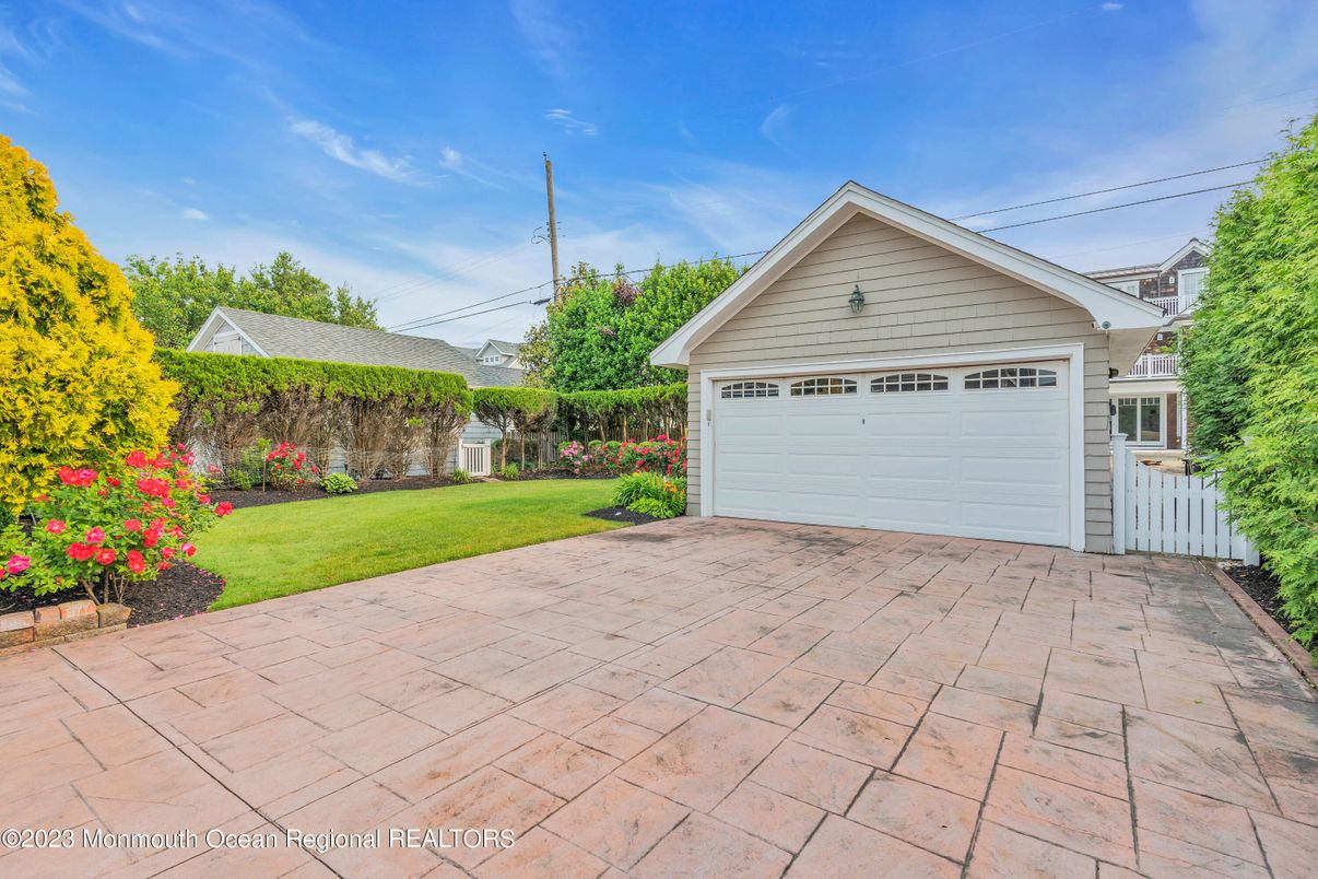 Backyard, Detached Garage, Exterior