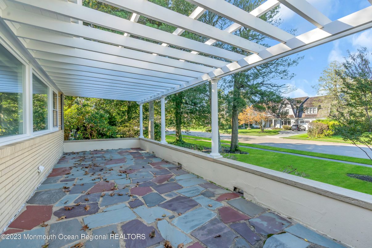 Exterior, Sun Room