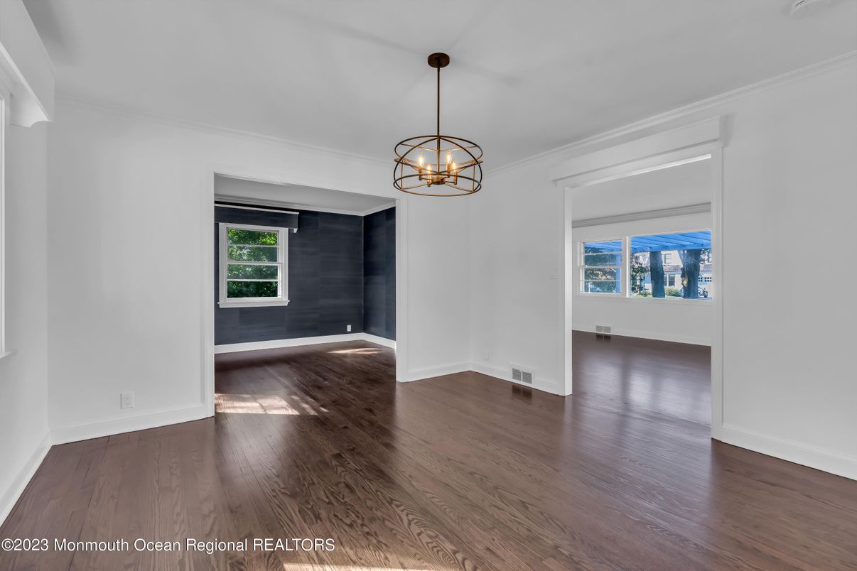 Chandelier, Empty room, Interior, Pendant Lights, Wood Texture Flooring
