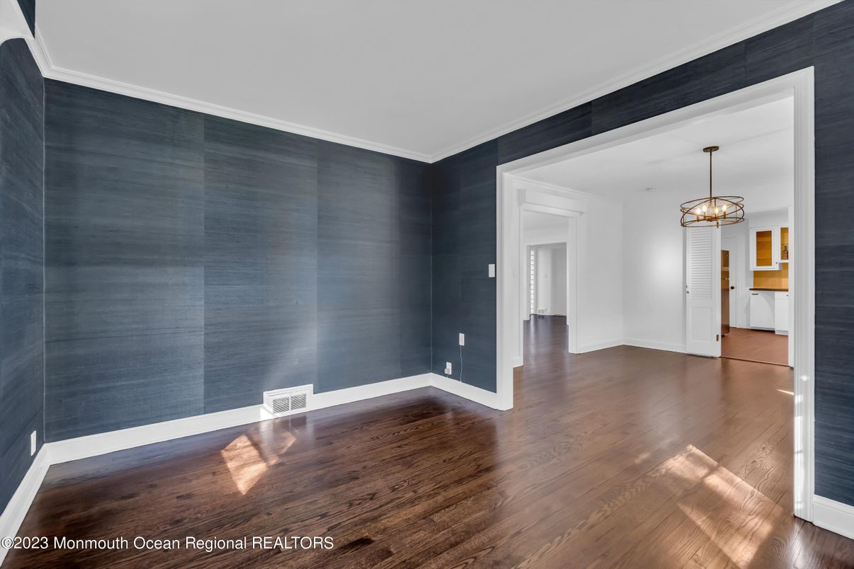 Empty room, Interior, Pendant Lights, Wood Texture Flooring