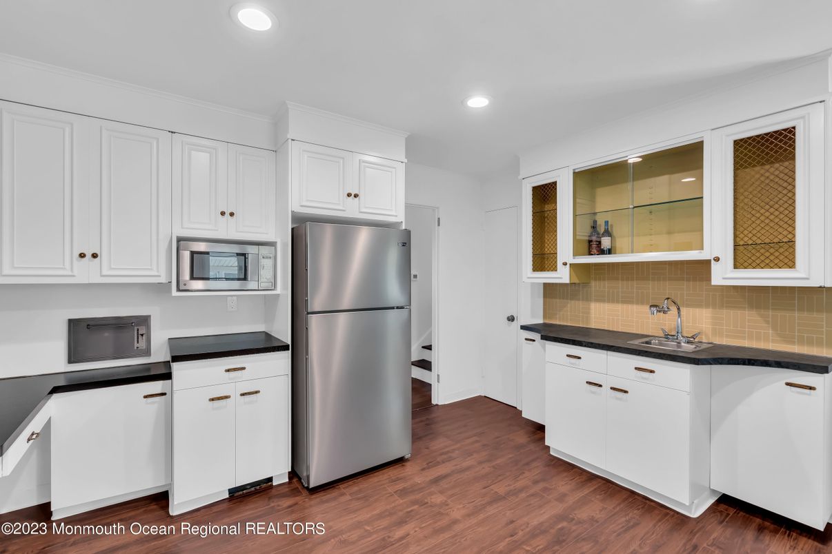 Interior, Kitchen, Recessed Lighting, Wood Texture Flooring
