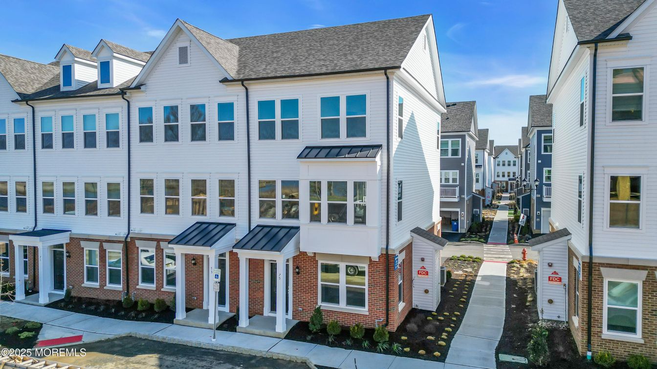 Exterior, Facade, Brick Facade, Rowhouse