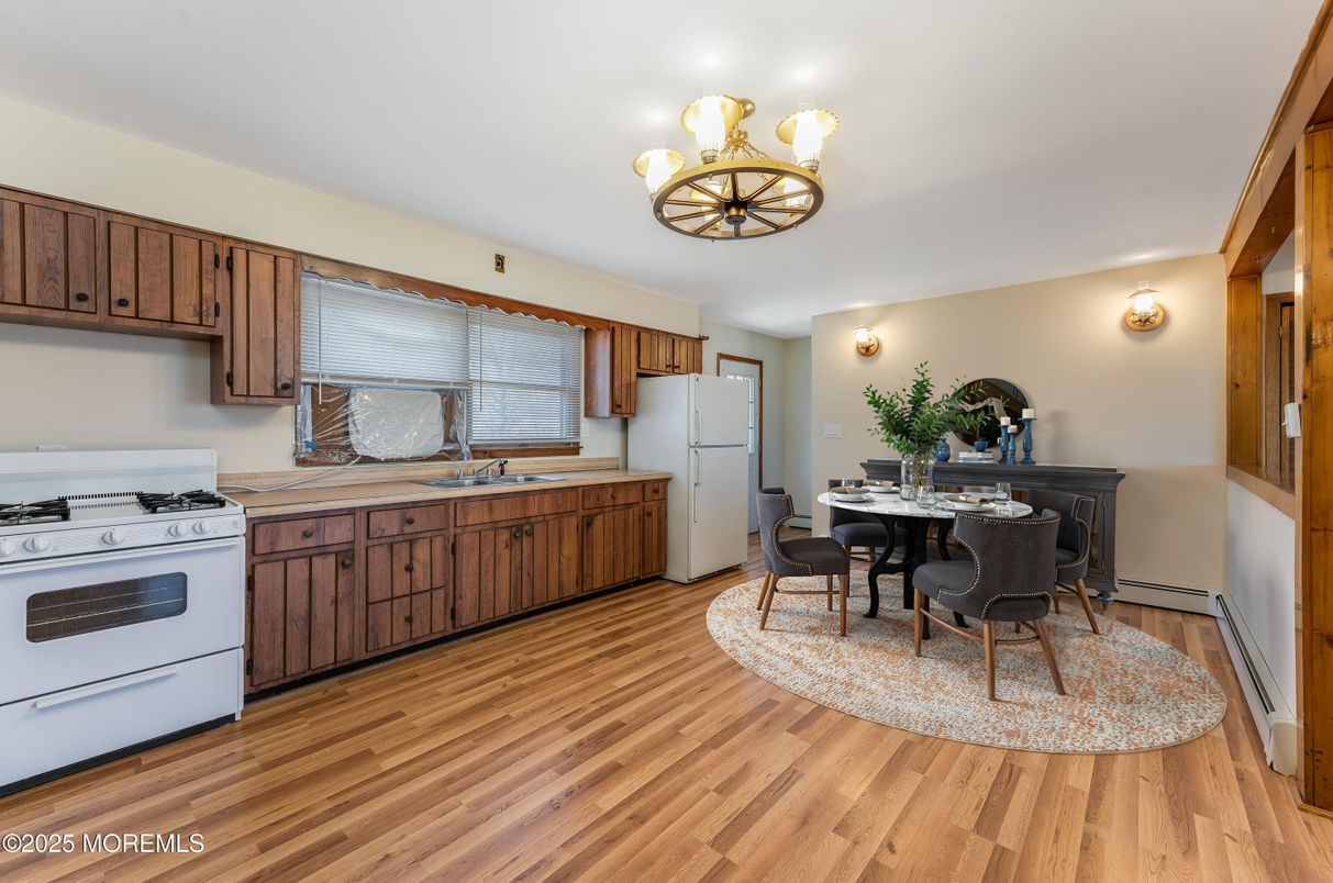 Chandelier, Dining room, Interior, Kitchen, Wood Texture Flooring