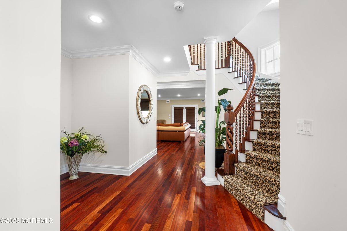 Interior, Recessed Lighting, Wood Texture Flooring